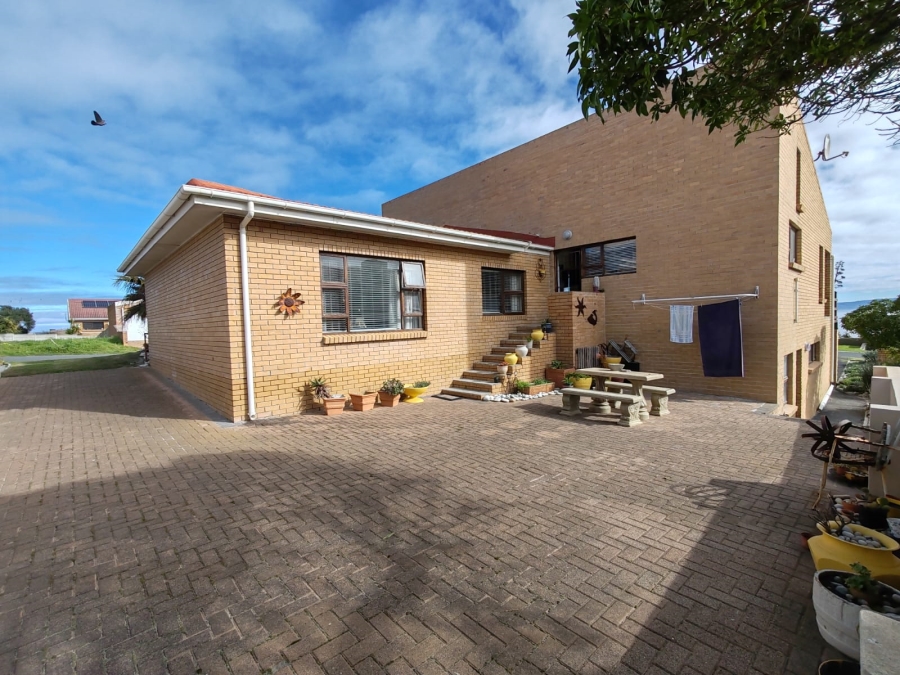 3 Bedroom Property for Sale in Perlemoenbaai Western Cape